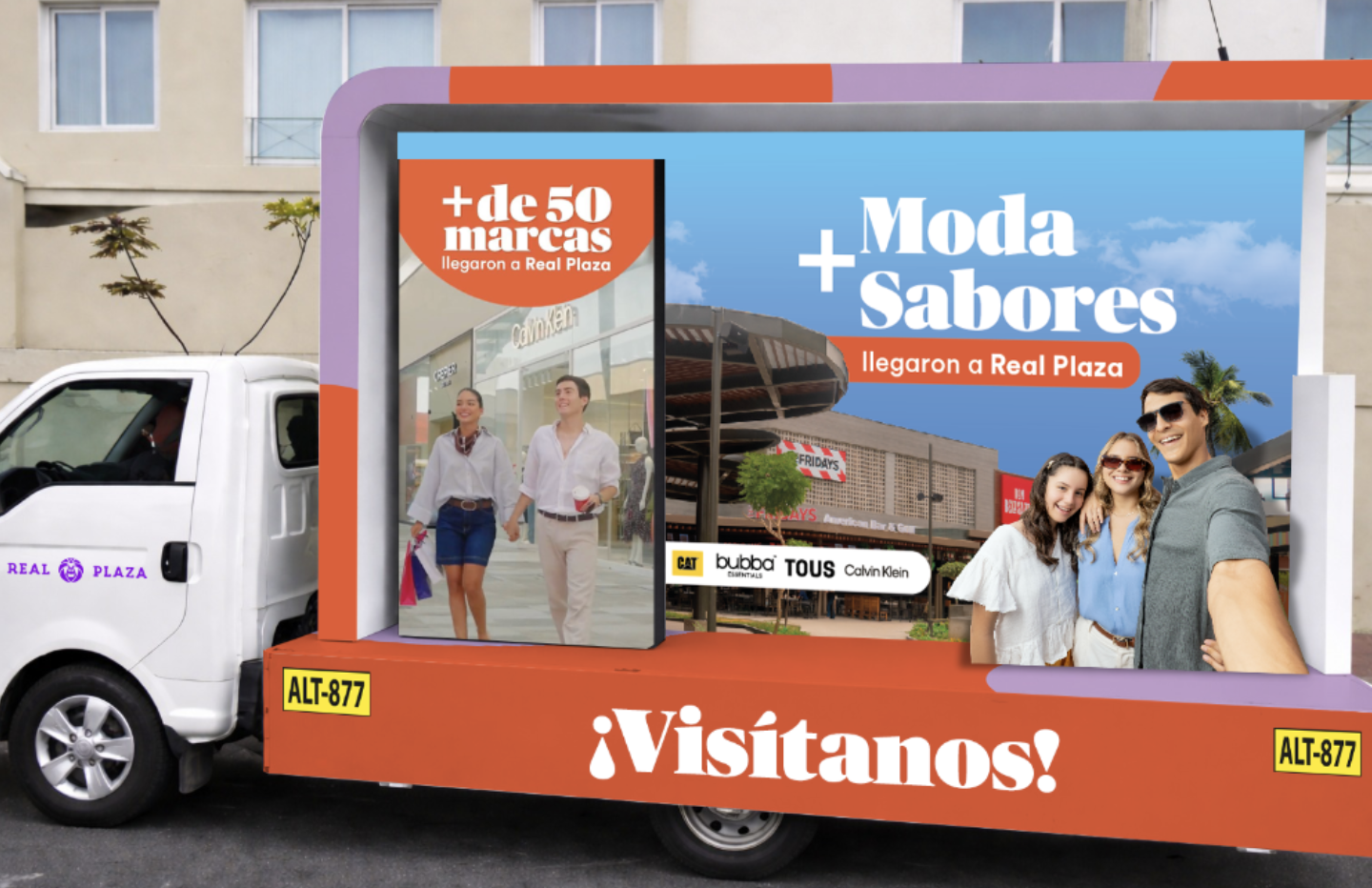 Aplicación de Moda + Sabores en el móvil publicitario de Real Plaza
